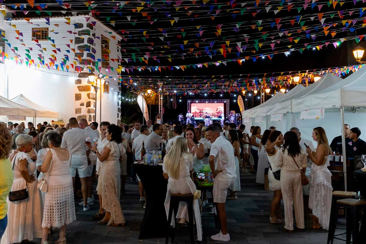 Actuaciones y público en la edición anterior de Vilaflor Late, festival cultural de Tenerife