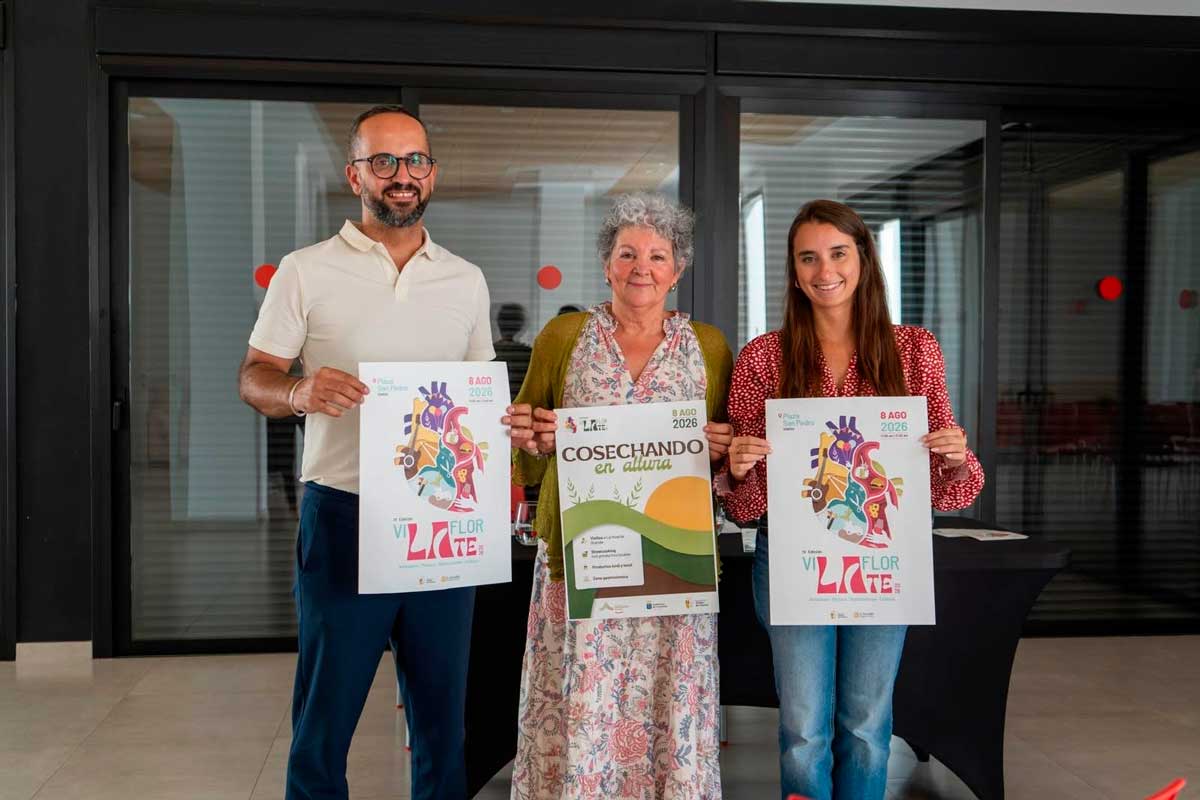 El concejal de Promoción Económica de Vilaflor de Chasna, Joaquín Cabrera; la alcaldesa de Vilaflor de Chasna, Agustina Beltrán; y la directora de Canary Market Place, Natalia Triana, durante la presentación de la cuarta edición de Vilaflor Late 2026