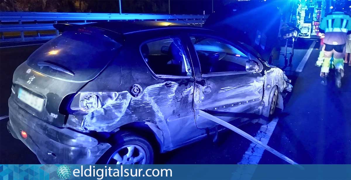 Accidente-de-tráfico-en-la-TF-1-170826 Estado en el que quedó uno de los vehículos implicados en el accidente de la TF-1