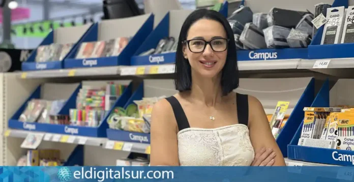 Anabel González, responsable de Ocio, Hogar y Textil (OHT) de HiperDino, durante la presentación de la campaña de vuelta al cole