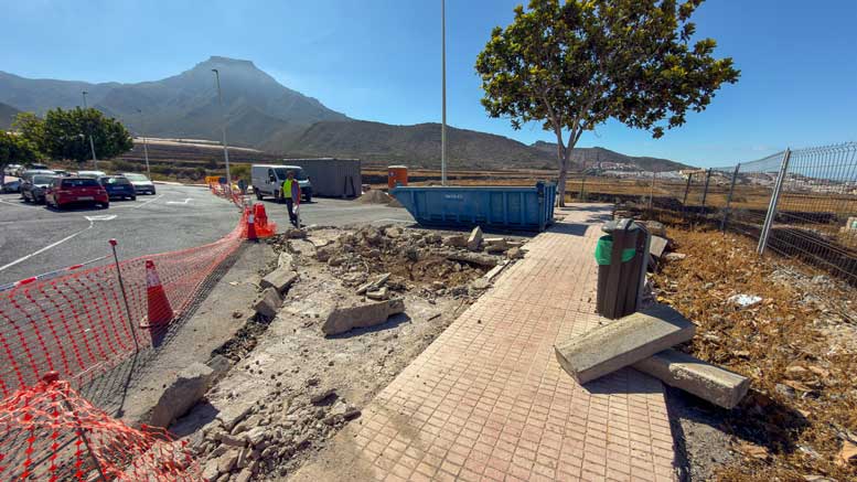 Obras de mejora y remodelación vial en el barrio de Fañabé, en Adeje