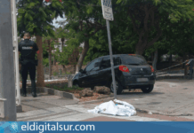 Agentes de la Policía Nacional en el lugar de la reyerta en Las Américas
