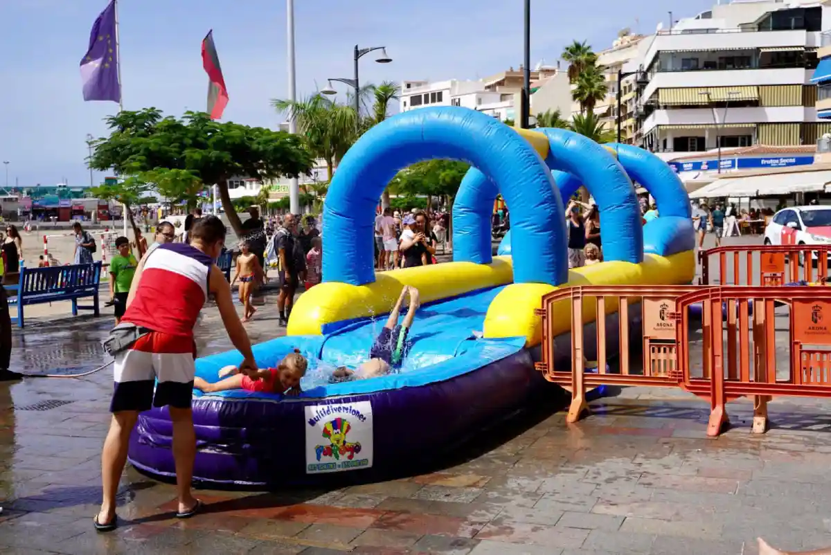 Ambiente durante las Fiestas del Carmen de Los Cristianos, imagen de la edición anterior