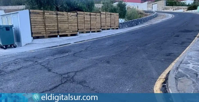 Zona paso de peatones Vilaflor Salida del aparcamiento público de la plaza de San Pedro, en Vilaflor de Chasna