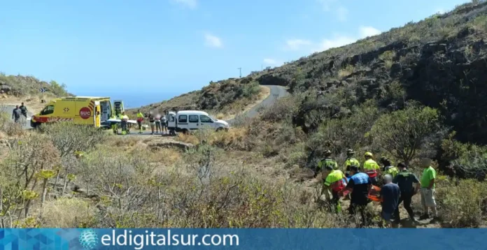 Los equipos de emergencia durante las labores de rescate