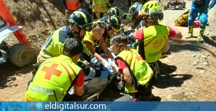 Momento del rescate del conductor del quad