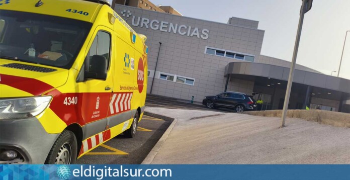 Ambulancia del Servicio de Urgencias Canario en una imagen de archivo / Foto: EDS