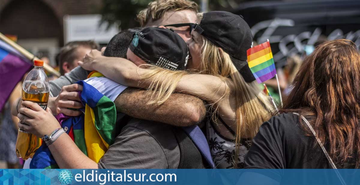 bandera-lgbt-170826