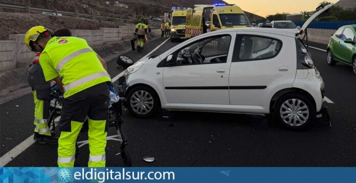 heridos-accidente-tf-1-070826 Vehículos implicados en un accidente de circulación en la autopista del sur de Tenerife