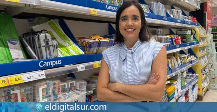 Patricia Muñoz, directora de la Fundación DinoSol, durante la presentación de la iniciativa DinoCole