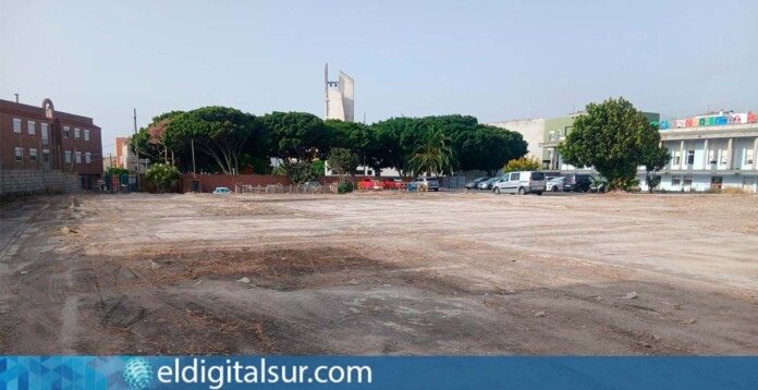 La Laguna comienza el acondicionamiento de Nuevo aparcamiento provisional junto al CEIP Clorinda Salazar en Finca España