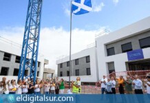 Izado de bandera del centro de Síndrome de Down de La Laguna