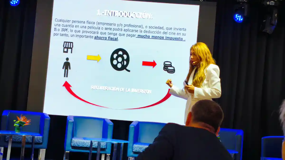 La abogada Carmen Aguado explicó las posibilidades que ofrece el marco fiscal canario a los proyectos audiovisuales