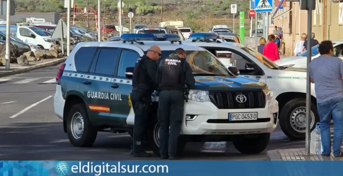 Guardia Civil en Las Galletas La Guardia Civil en Las Galletas, Tenerife Sur.