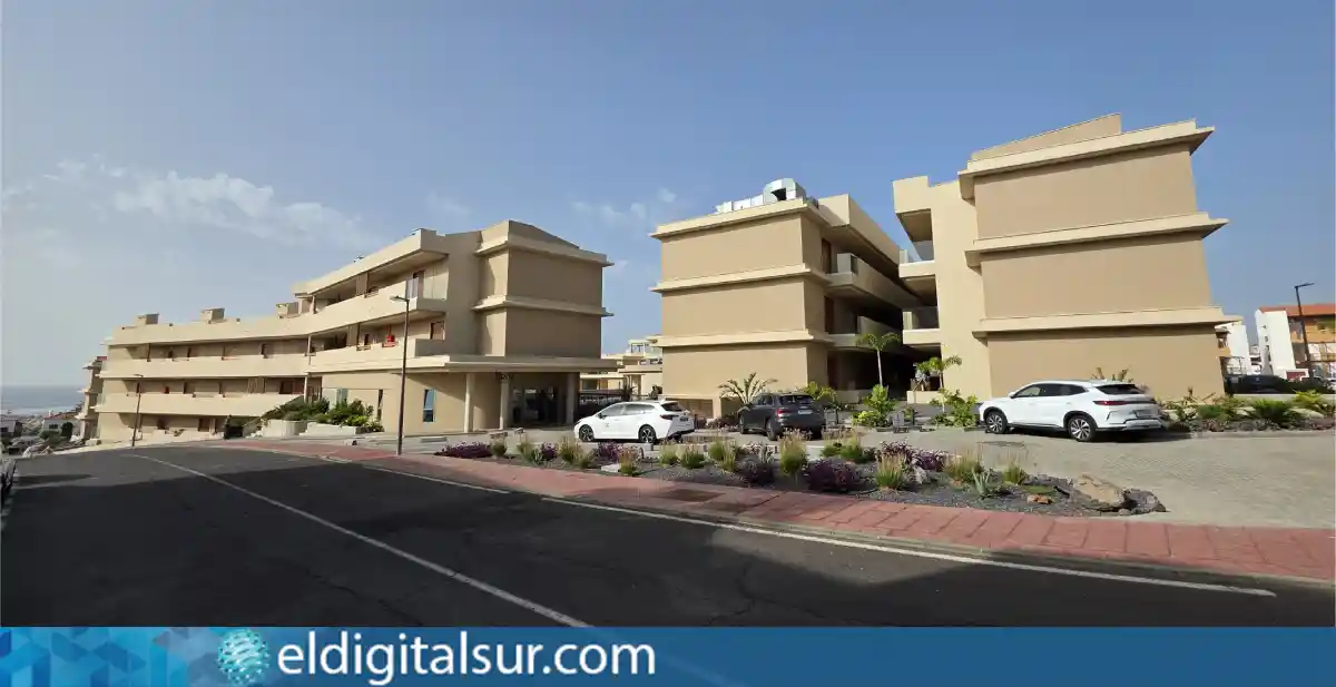 Vista exterior de Kora Tigot, el complejo de 88 unidades alojativas situado en Amarilla Golf, San Miguel de Abona