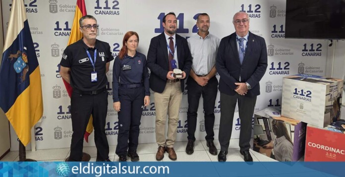 Representantes del Gobierno de Canarias y del 112 reciben el reconocimiento de la NASA