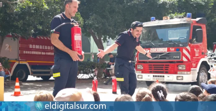 Escolares participan en talleres de prevención de incendios en Santa Cruz