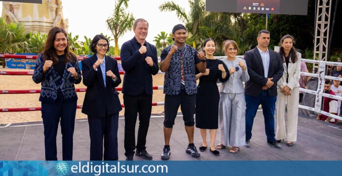 Buakaw Banchamek en Siam Park