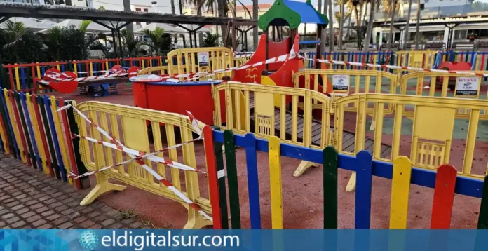 Uno de los parques infantiles de Playa de Las Américas señalados por el PSOE de Arona