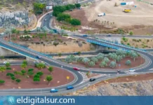 Panorámica aérea de Adeje y sus principales vías de acceso