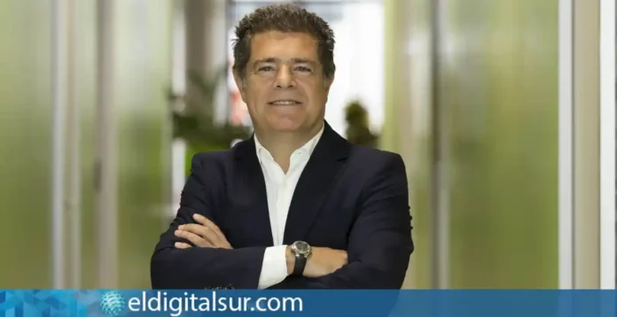 Álvaro Fernández Fournier Operaciones y Comercial de HiperDino en Canarias y Baleares Álvaro Fernández Fournier, director del Departamento de Operaciones y Comercial de HiperDino en Canarias y Baleares