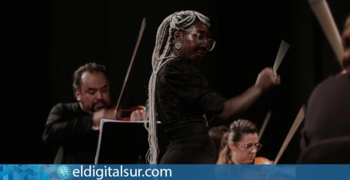La orquesta del Festival CLE 2026 durante el concierto de clausura en el Paraninfo de La Laguna