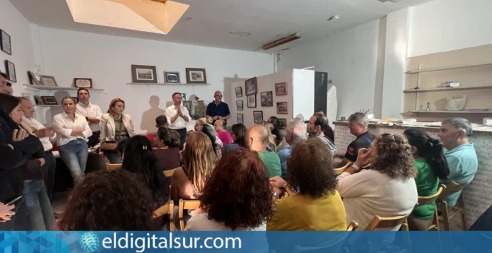 Reunión con los vecinos de Barrio Nuevo sobre las obras de alcantarillado en la calle Verodes
