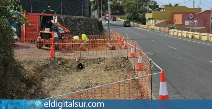 obras carretera orotava 171026 Obras de reparación del firme y mejora del drenaje en las carreteras TF-21 y TF-324 de La Orotava