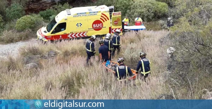 Ambulancia-SUC-bomberos-de-tenerife-rescate-250124