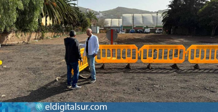 Nuevo Estacionamiento Público Gratuito, situado en la parte posterior de las instalaciones del Mercado municipal de la plaza del Cristo - La Laguna.