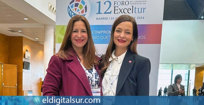 Dácil León, concejala de Turismo y Fátima Lémes, alcaldesa de Arona; respectivamente - XII Foro Exceltur