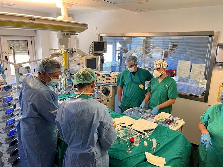 Primer traslado pediátrico ECMO Canarias