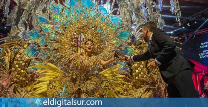 Corina Mrazek González, Reina del Carnaval de Santa Cruz de Tenerife 2024.