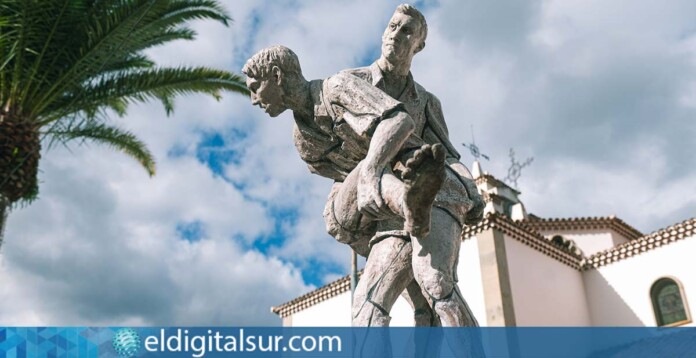 Escultura 80 Aniversario Club de Lucha Rosario - La Laguna.