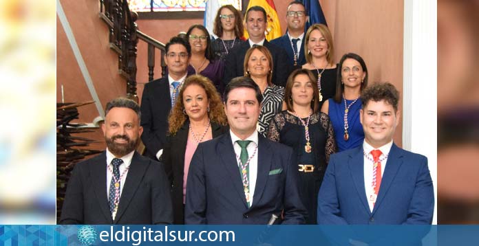 Foto grupal del nuevo grupo de gobierno de Santiago del Teide