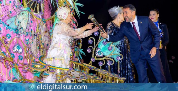Gala-Reina-de-los-Mayores-Tenerife-300124 Reina de los Mayores del Carnaval - Santa Cruz de Tenerife.