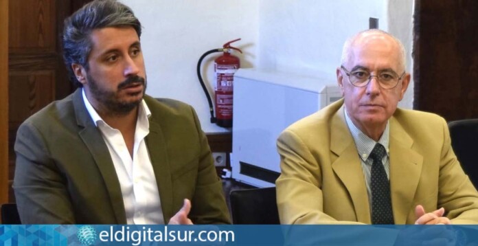 El alcalde de La Laguna, Luis Yeray Gutiérrez y Óscar Izquierdo, presidente de FEPECO