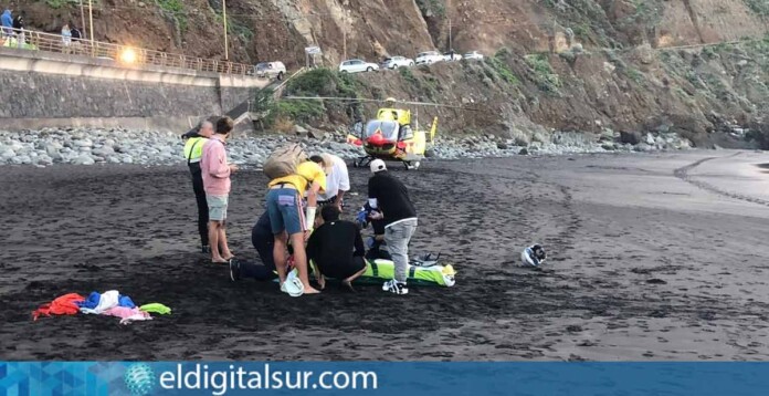 Helicóptero medicalizado del SUC traslada en estado grave a un surfista tras sufrir un accidente en Tenerife