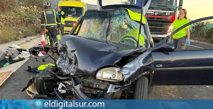 19 de noviembre - 06:47 horas, accidente de tráfico en la TF-64 de Granadilla de Abona a San Isidro