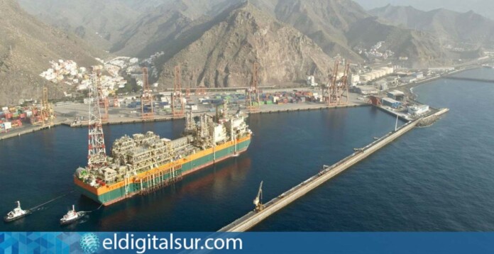 Puerto de Santa Cruz de Tenerife, atraque GTA FPSO