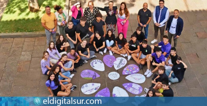 Estudiantes Arona acto simbólico contra violencia género