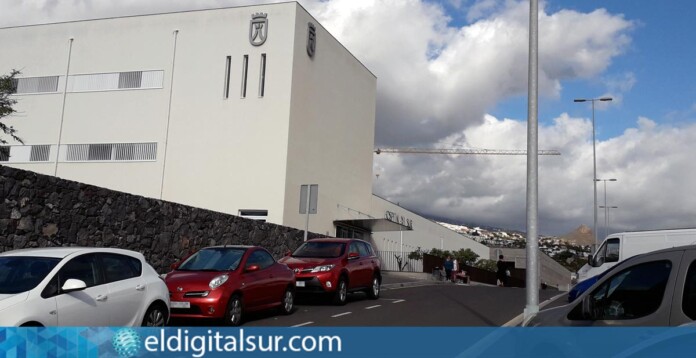 Entra en Parada Cardiorrespiratoria en el aparcamiento del Hospital del Sur y lo trasladan a La Candelaria en Estado Grave
