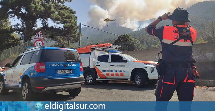 Arico suspende actos festivos por el incendio y pone a disposición sus efectivos