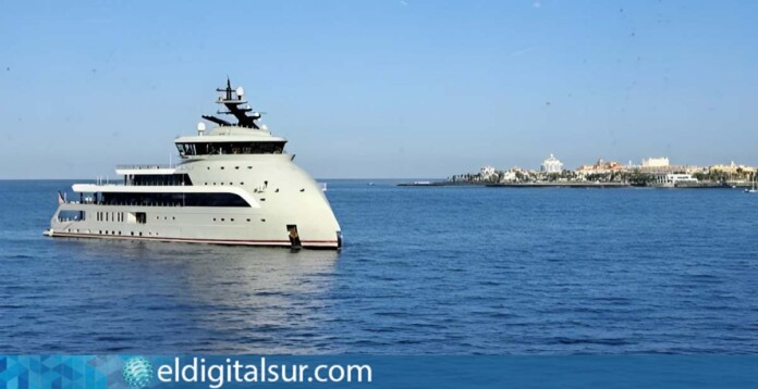Olivia O - yate explorador 200 millones en Los Cristianos, Arona