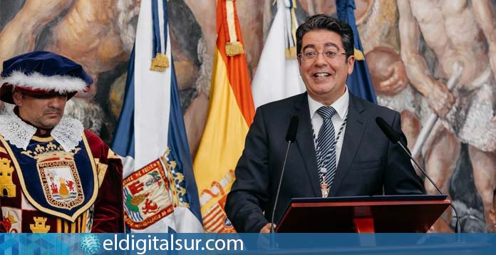 Pedro Martín renuncia a la presidencia del Cabildo de Tenerife