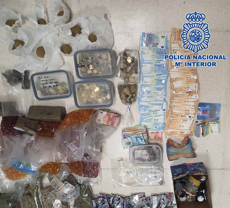 Dos británicos detenidos en Adeje por Fabricación y Tráfico de Drogas